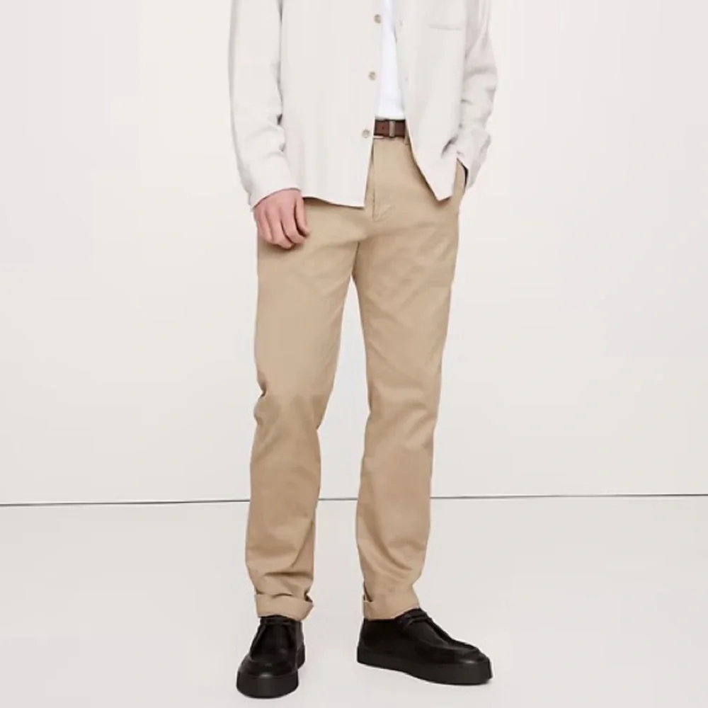 Banana Republic khaki beige slim fit chino pants 31x30